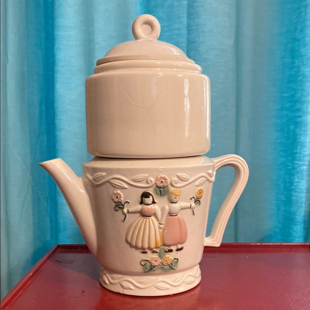 Charming Cream Ceramic Teapot with Lid